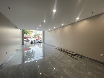 Chính chủ có nhà riêng 90m  mặt sàn, mặt phố Trần Quý Cáp, mặt tiền 5m,có thang máy 1