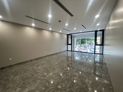 Chính chủ có nhà riêng 90m  mặt sàn, mặt phố Trần Quý Cáp, mặt tiền 5m,có thang máy 0