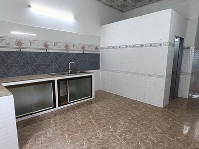 02. nhà 5 triệu 2 phòng ngủ cạnh đường số 1 khu giảng viên 4