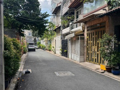 Bán nhà hxh lạc long quân    p10, tân bình   5x11 , 7,9 tỷ 0