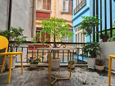Cho thuê nhà mới cứng phố giải phóng 5 tầng x 50m2, 6 ngủ, 20 triệu làm vp, ở gđ 3