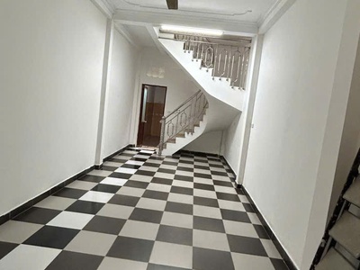 Cho thuê nhà ngõ văn chương, 3 tầng x 35m2, 3 ngủ, 10 triệu rất gần ô tô 0