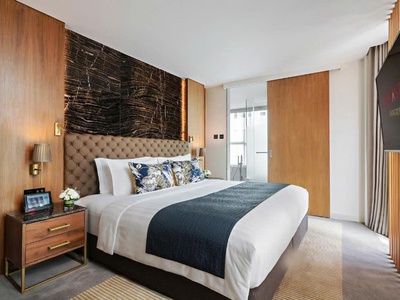 Bán tòa apartment mặt phố dịch vọng hậu - 330m  x 10 tầng - mt 10m - dòng tiền 300tr/th 2