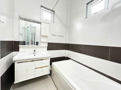  cho thuê nhà 3 tầng mặt tiền đường diệu quang   sát phạm văn đồng - tp huế 3