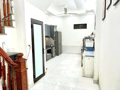 Bánn nhà  khuyến lương 40m2. 5 tầng. mặt tiền3.5m giá dẹp  7.3 tỷ hoàng mai hà nội 0