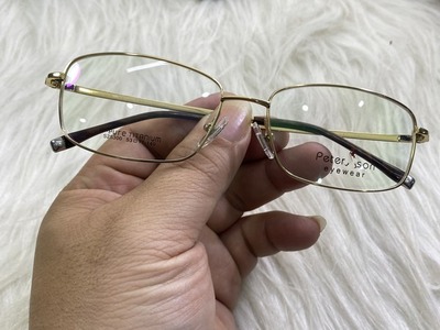 Tư vấn gọng kính chính hãng giá chỉ từ 500k giao toàn quốc Var:TinhQuan 1