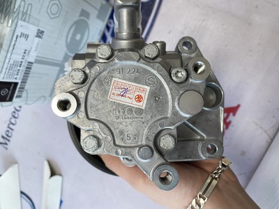 Bơm trợ lực lái Mercedes GL450,GL550 2