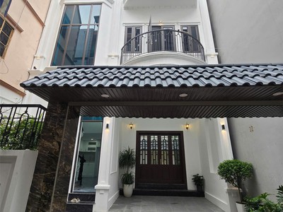 Chính chủ bán căn nhà 4 tầng tại phú thượng - tây hồ, 82 m2 , mặt tiền 7.6 m. ô tô vào tận nhà. giá 0