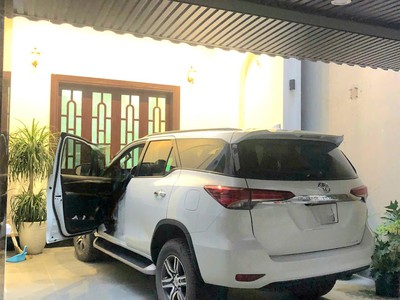 Chính chủ bán căn nhà 4 tầng tại phú thượng - tây hồ, 82 m2 , mặt tiền 7.6 m. ô tô vào tận nhà. giá 4