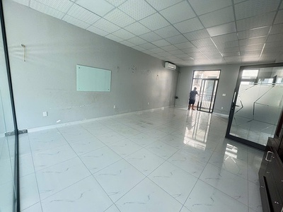 Cho thuê sàn tầng 2 80m2 giá 8tr tại Vinhomes Marina 2