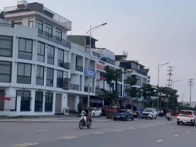 Bán nhà ao sào - vỉa hè đá bóng - đường mênh mông - nhà đẹp - giá chỉ 27 tỷ - diện tích 63 2