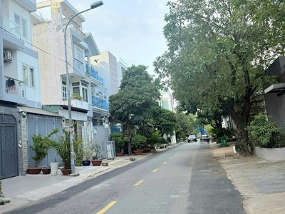 Nhà 4 tầng hẻm kd 69 nguyễn gia trí  d2 , p 25, q bình thạnh 2