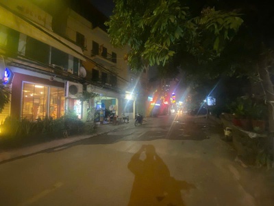 Bán nhà đẹp phố lâm du   bồ đề   long biên, diện tích 47m , 4 tầng, giá 10.5 tỷ   sân rộng, đỗ 2 ô 4