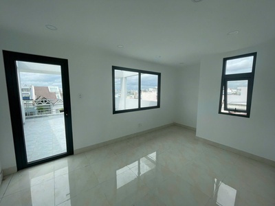 Bán nhà mặt tiền đường thống nhất   p.11, quận gò vấp   8.15x33m, nở hậu 12m   hđ thuê 50 2