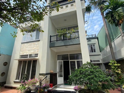 Bán nhà mặt tiền đường thống nhất   p.11, quận gò vấp   8.15x33m, nở hậu 12m   hđ thuê 50 0