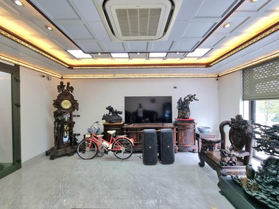 Bán nhà thượng thanh 23 tỷ 90m phân lô,ô tô vỉa hè,long biên 2