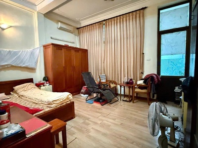 Phân Lô Lý Nam Đế 52M2 Mặt Tiền 5.2M Ô TÔ Tránh Đỗ 4 Tầng 26 Tỷ Ô Thang máy 4