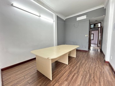 Bán nhà mặt phố Chùa Bộc, Đống Đa, 2 thoáng, tiện kinh doanh 5 tầng 48m2 giá 35 tỷ 2