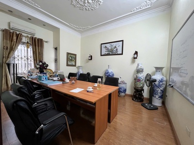 Bán nhà 5 tầng phân lô đường Quan Nhân, Ô tô tránh 1