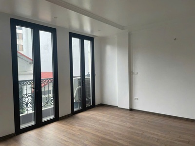 Bán nhà 5 tầng phân lô đường Quan Nhân, Ô tô tránh 3