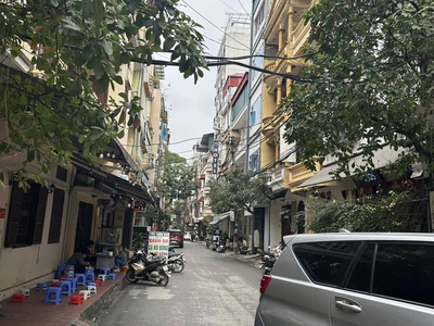 Bán nhà 5 tầng phân lô đường Quan Nhân, Ô tô tránh 5