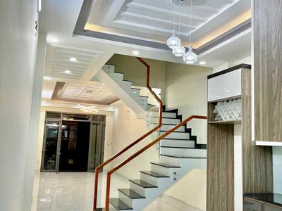 Bán nhà 1 trệt 2 lầu tại Quận 7, Diện tích: 4mx18m - Giá bán: 9.7 tỷ 5