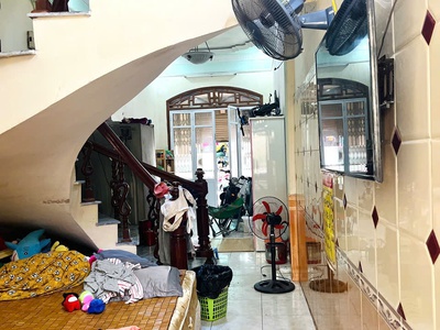 Mrs Tâm Bán nhà 3 tầng mặt chợ Cầu Cáp, Lam Sơn, Lê Chân, Hải Phòng. Chỉ 4 tỷ 5