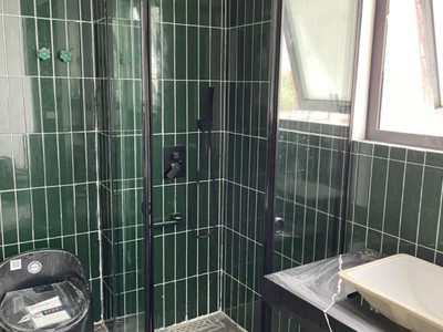 Báo giá cabin phòng tắm kính viền đen mới nhất 0