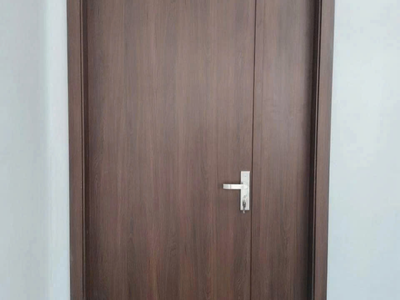 Cửa nhựa composite 2 cánh phủ vân gỗ đẹp 5
