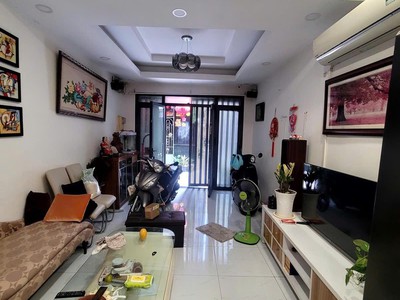 Hơn 9tỷ- nhà hẻm xh ngay cx đô thành quận 3- 42m 4tầng,  mới đẹp vào ở luôn. 1