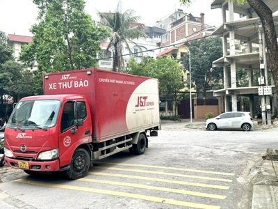 Bán nhà lâm hạ 27 tỷ 90m mặt tiền 6m view vườn hoa,long biên hà nội 1