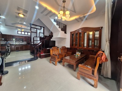 Bán nhà 60m , 4pn, 4wc, 7.35  tỷ, q.9, đỗ xuân hợp 1