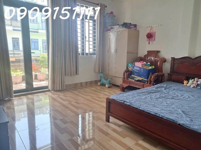 Bán gáp- nhà 3 tầng- hẻm xe hơi- phạm hữu lầu- quận 7- 65m2- nhỉnh 7 tỷ 2