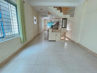 Bán nhà phân lô 63m2 hai mặt tiền hơn 6m cầu giấy  5 tầng  giá chỉ 18 tỷ 3