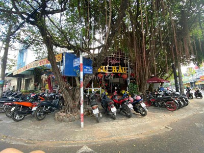 Sang nhượng quán coffee   vị trí đắc địa góc ngã tư chi lăng   phạm hùng 1