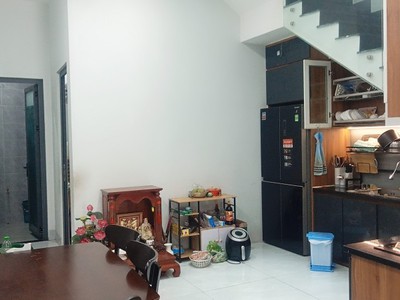 Bán nhà đẹp 1 trệt 2 lầu 94m2 dĩ an tphcm,đường 2 ô tô thông,giá đầu tư 1