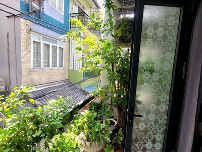 Hơn 9tỷ- nhà hẻm xh ngay cx đô thành quận 3- 42m 4tầng,  mới đẹp vào ở luôn. 4