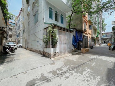 Bán nhà phân lô 63m2 hai mặt tiền hơn 6m cầu giấy  5 tầng  giá chỉ 18 tỷ 4