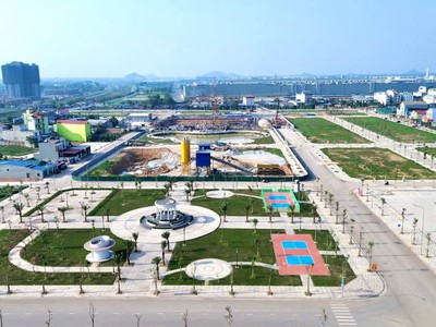 Em trường cđt có quỹ đất nền đẹp nhất ngay sam sung, đối diện 2 tòa chung cư. quỹ lô đẹp có hạn. 0
