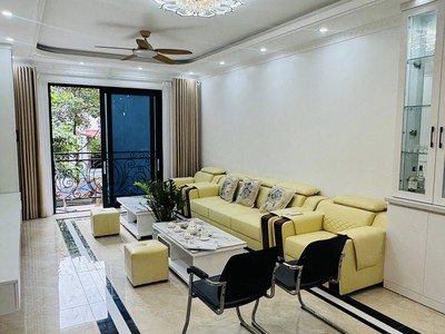 Bán nhà ngọc thụy 50m2 7t dân xây 2 thoáng 13 tỷ, ô tô đỗ cửa, full nội thất 3
