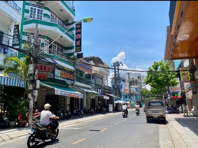Bán căn góc 2 tầng 1 tum mặt tiền đường hoàng văn thụ phương sài nha trang 0