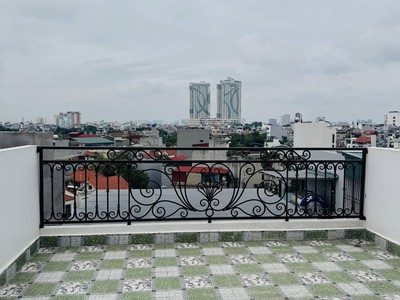 Cần bán gấp nhà ngọc thụy 50m2 7t dân xây 2 thoáng 13 tỷ, kd online, ô tô đỗ cửa, full nội thất 4