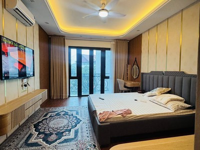 Cần bán gấp nhà ngọc thụy 50m2 7t dân xây 2 thoáng 13 tỷ, kd online, ô tô đỗ cửa, full nội thất 2