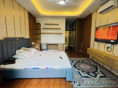 Cần bán gấp nhà ngọc thụy 50m2 7t dân xây 2 thoáng 13 tỷ, kd online, ô tô đỗ cửa, full nội thất 3