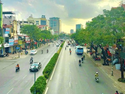 Bán nhà mặt phố nguyễn văn cừ 195m2, 5t, mt 8m, 2 thoáng,  6x tỷ kinh doanh dòng tiền, 2 thoáng 1