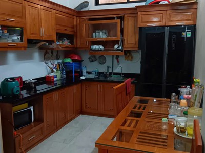 Bán nhà  ngõ thịnh hào1 35/38m2.  4 tầng. mặt tiền3.1m giá  8.8 tỷ đống đa hà nội 2