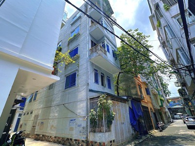 Bán nhà phân lô 63m2 hai mặt tiền hơn 6m cầu giấy  5 tầng  giá chỉ 18 tỷ 0