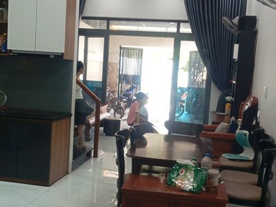 Bán nhà đẹp 1 trệt 2 lầu 94m2 dĩ an tphcm,đường 2 ô tô thông,giá đầu tư 3