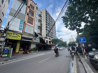 Phố quần ngựa văn cao, ngõ rộng, khu vực hiếm nhà bán, 65m chỉ 14 tỷ 0