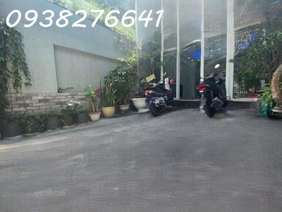 Nhà 1 trệt 2 lầu sân thượng 4pn 5wc 100m2 35tr/tháng 0
